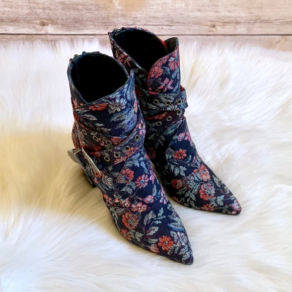 Badgley Mischka Morrisey Floral Pointed Toe Bootie - Picture 6 of 8